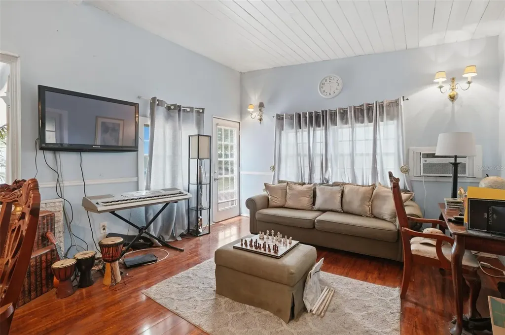 301 Verbena Drive Orlando FL 32807