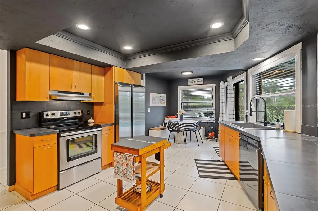 10 Arbor Lane Oldsmar FL 34677