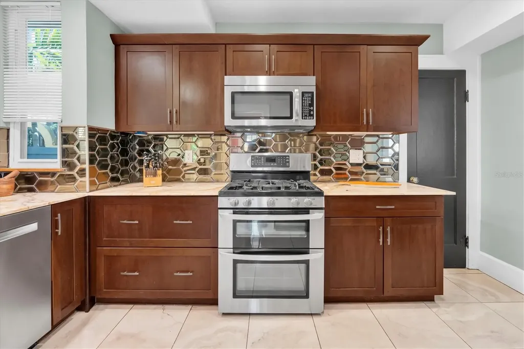 248 14th Avenue NE St Petersburg FL 33701