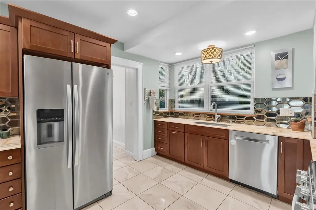 248 14th Avenue NE St Petersburg FL 33701