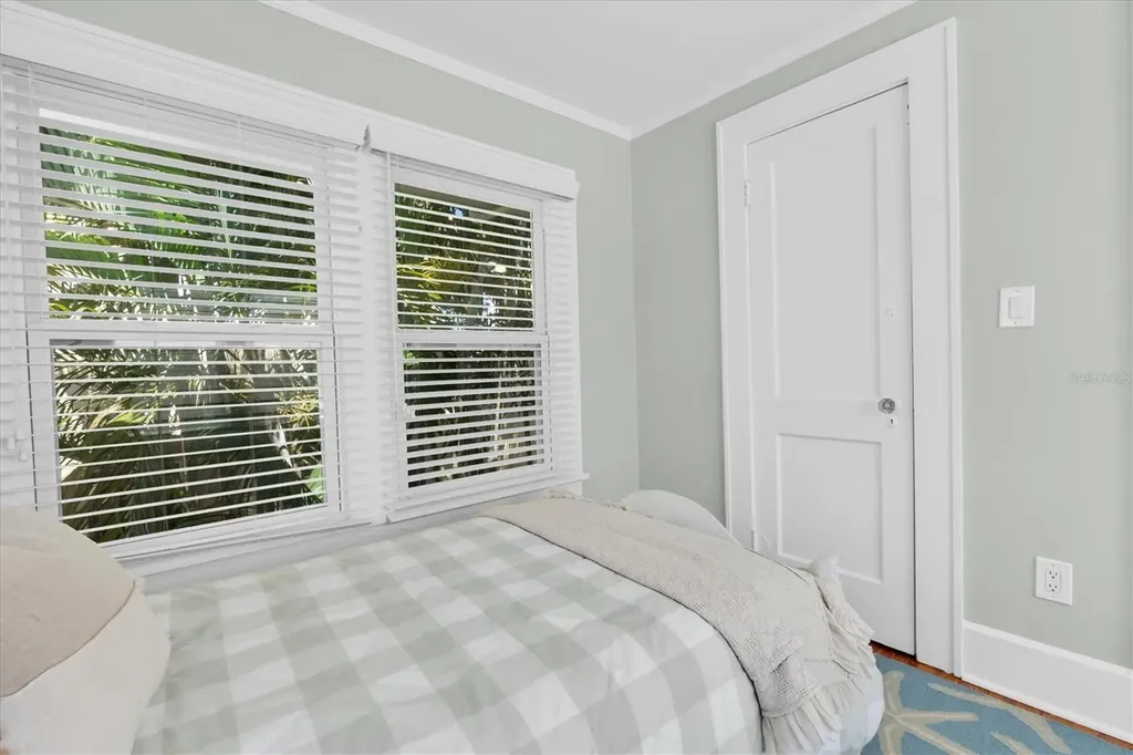 248 14th Avenue NE St Petersburg FL 33701