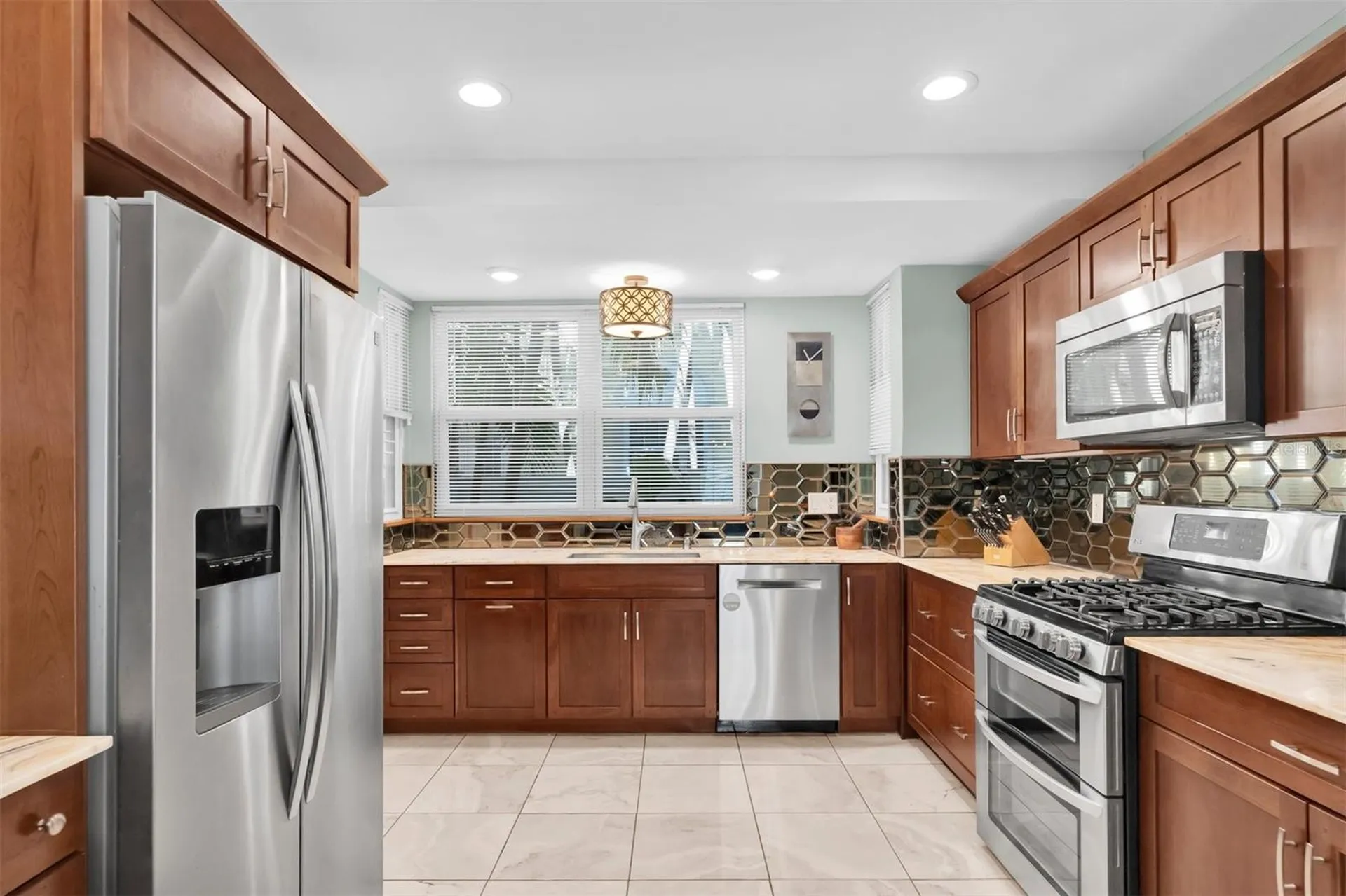 248 14th Avenue NE St Petersburg FL 33701