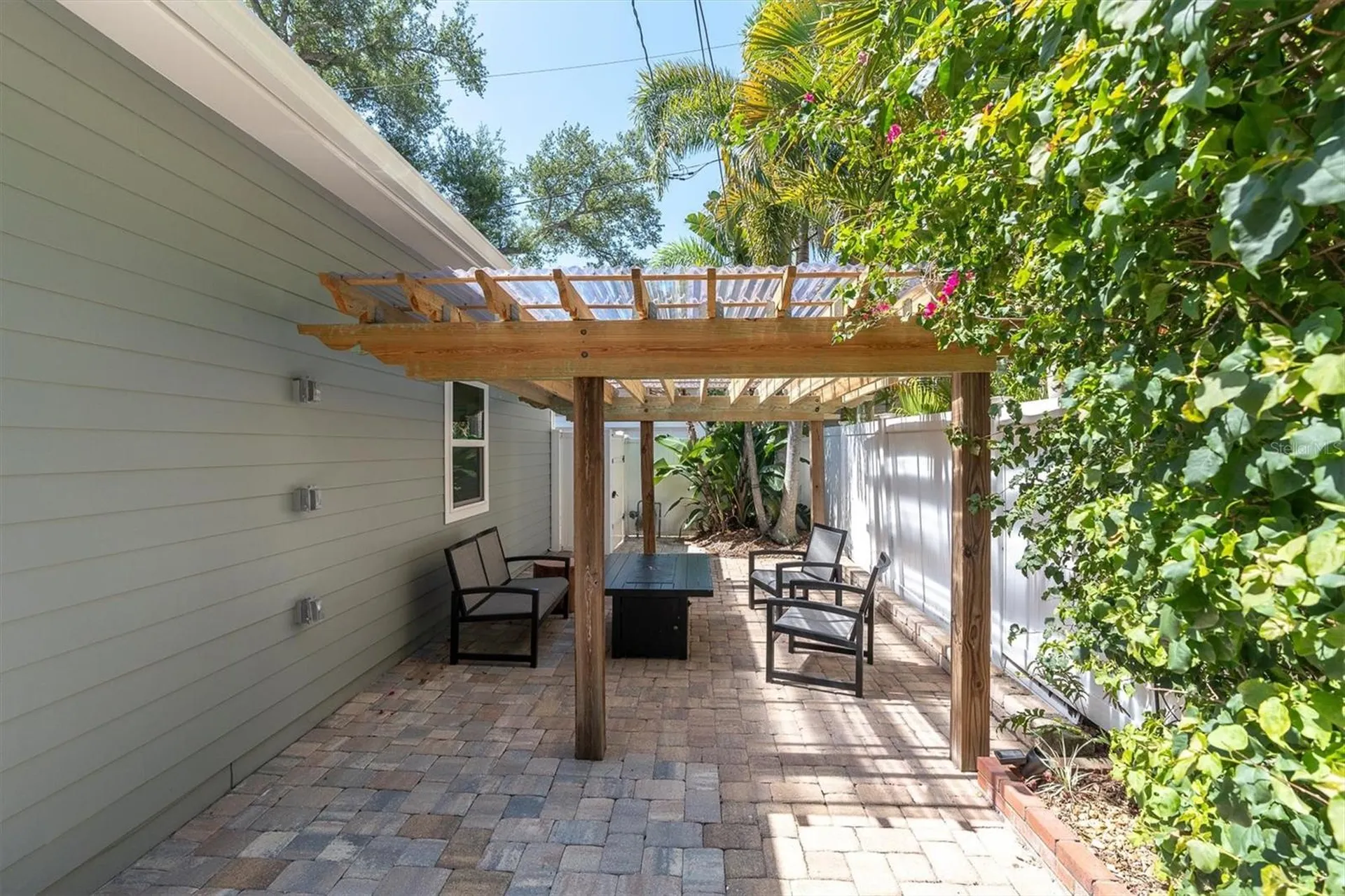 248 14th Avenue NE St Petersburg FL 33701