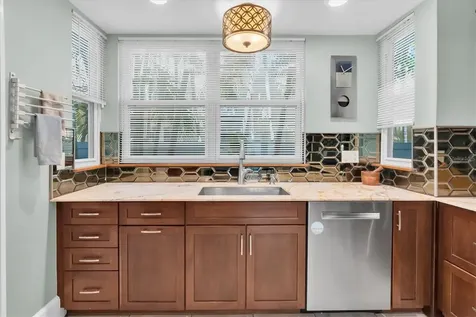 248 14th Avenue NE St Petersburg FL 33701