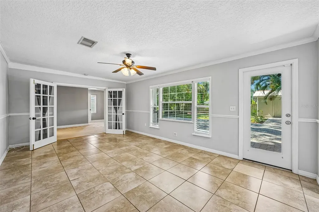 3924 W Bay View Avenue Tampa FL 33611