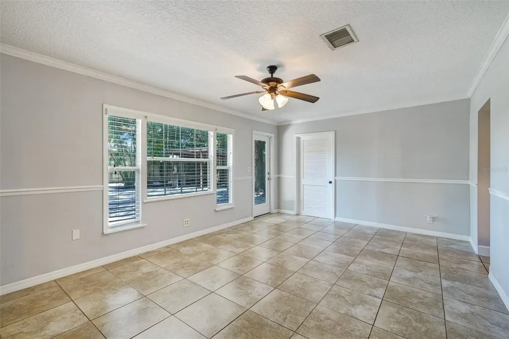 3924 W Bay View Avenue Tampa FL 33611