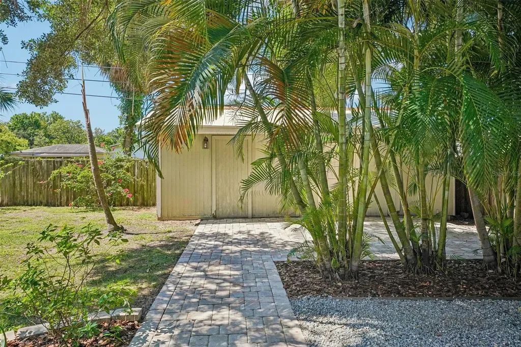 3924 W Bay View Avenue Tampa FL 33611