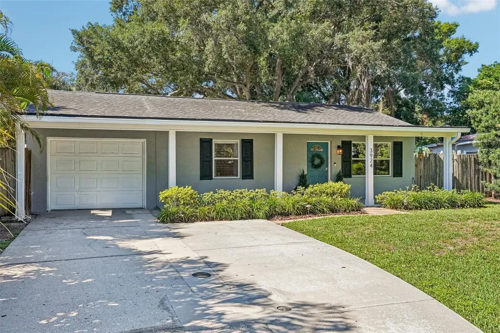 3924 W Bay View Avenue Tampa FL 33611
