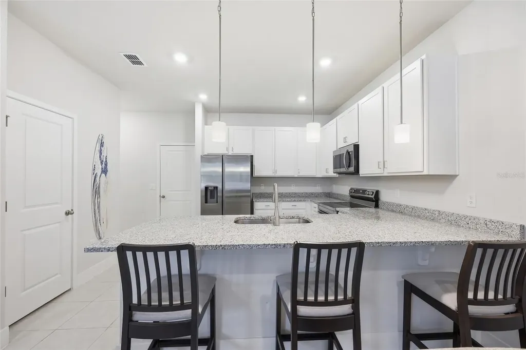 6917 Five Oaks Drive Harmony FL 34773