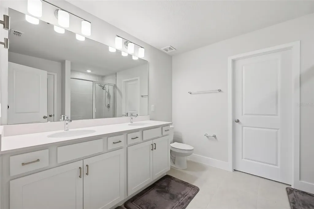 6917 Five Oaks Drive Harmony FL 34773