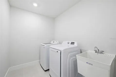 6917 Five Oaks Drive Harmony FL 34773