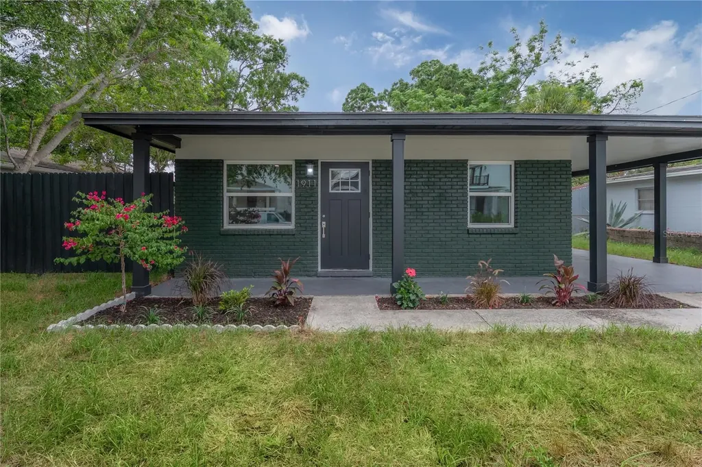 1911 W Cherry Street Tampa FL 33607