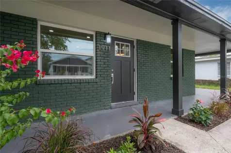 1911 W Cherry Street Tampa FL 33607