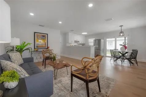 1911 W Cherry Street Tampa FL 33607
