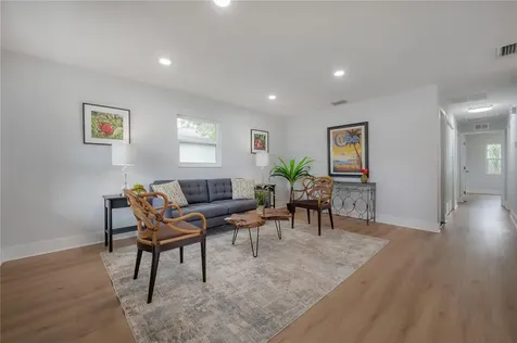 1911 W Cherry Street Tampa FL 33607