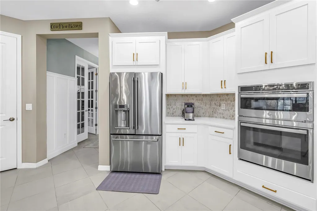 9240 Tequila Sunrise Drive Sarasota FL 34241