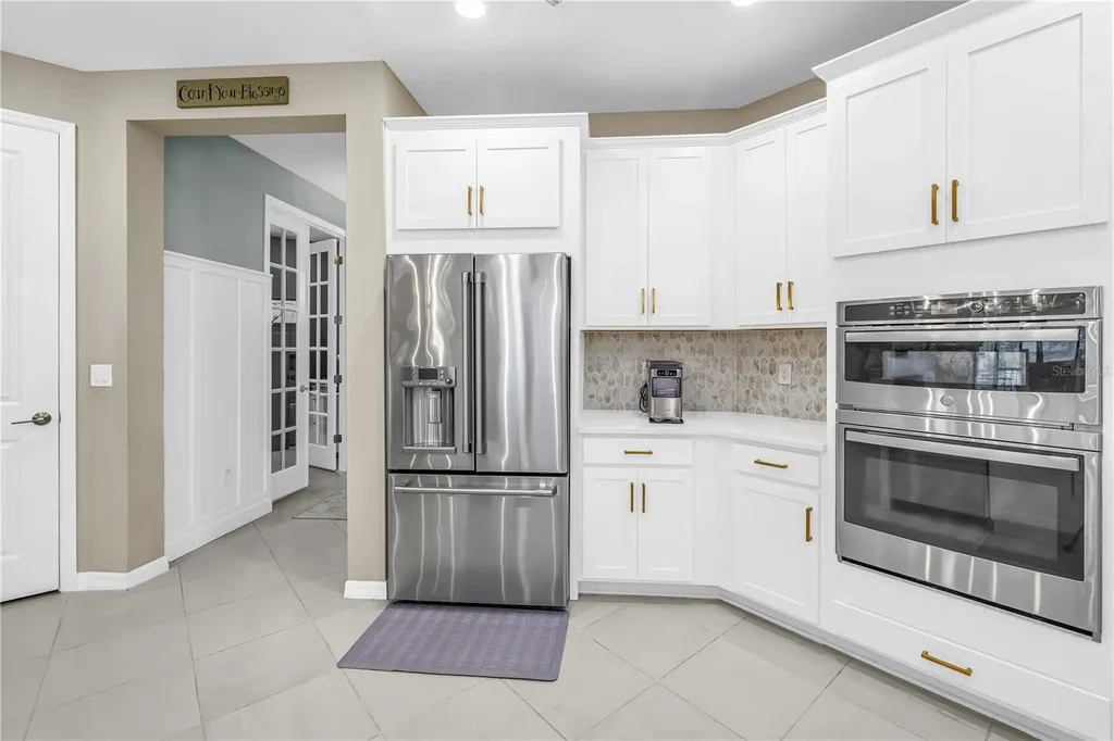 9240 Tequila Sunrise Drive Sarasota FL 34241
