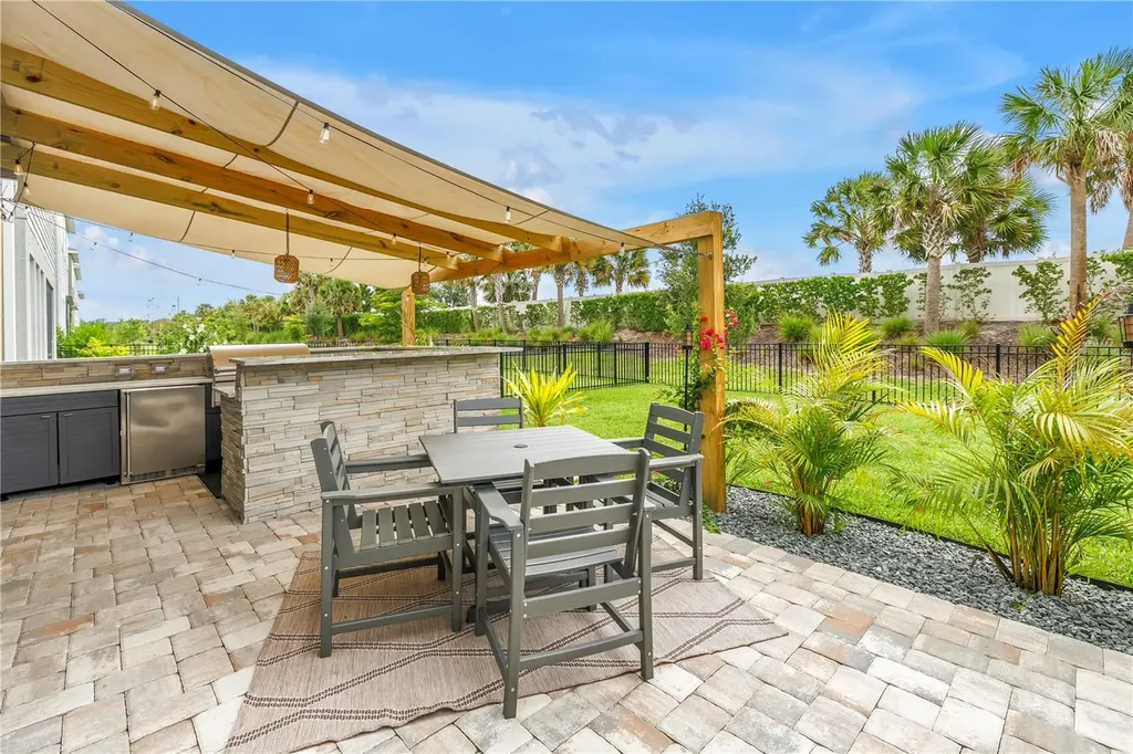 9240 Tequila Sunrise Drive Sarasota FL 34241