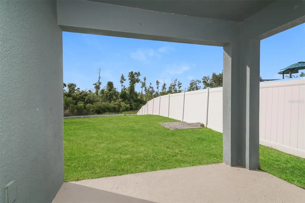 345 Summershore Drive Auburndale FL 33823