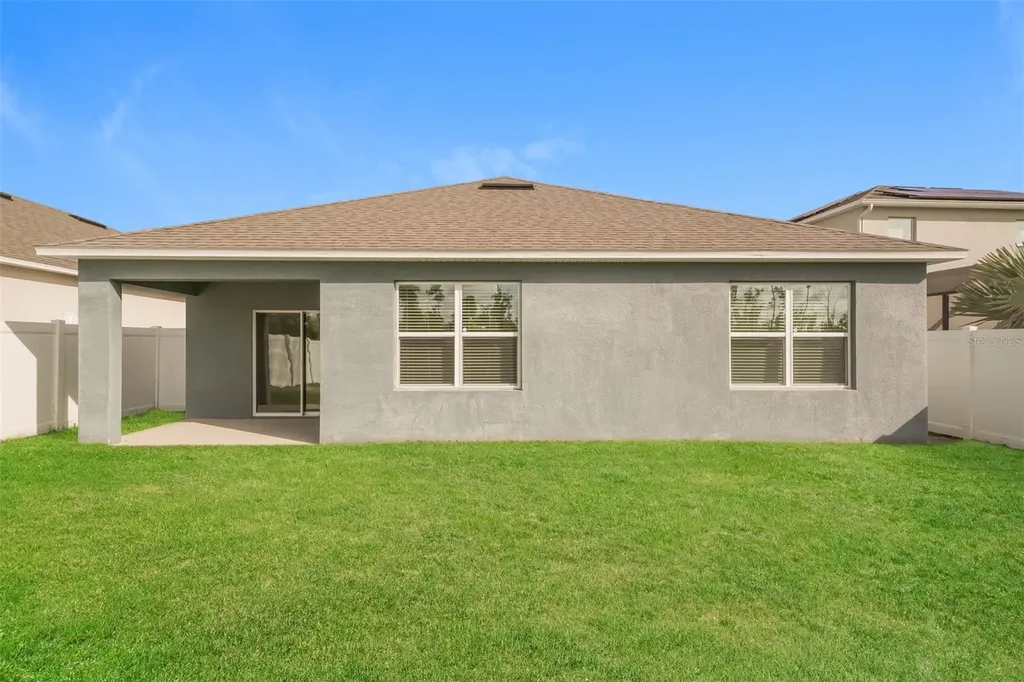 345 Summershore Drive Auburndale FL 33823