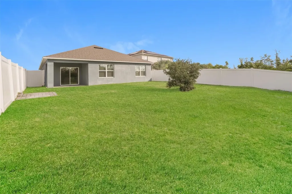 345 Summershore Drive Auburndale FL 33823