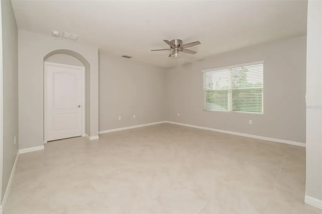 345 Summershore Drive Auburndale FL 33823