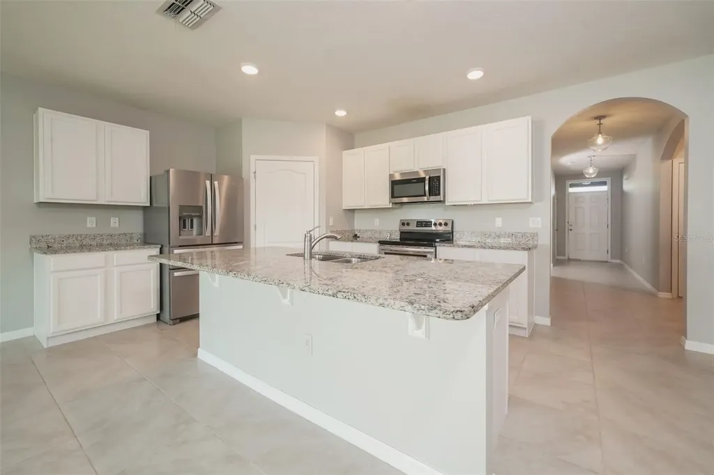 345 Summershore Drive Auburndale FL 33823