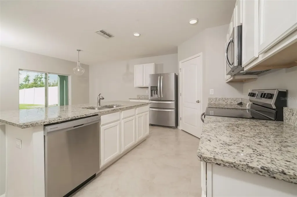 345 Summershore Drive Auburndale FL 33823