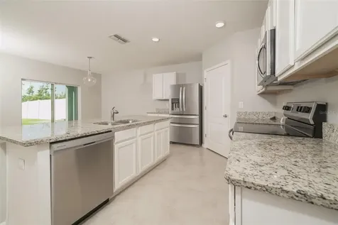345 Summershore Drive Auburndale FL 33823