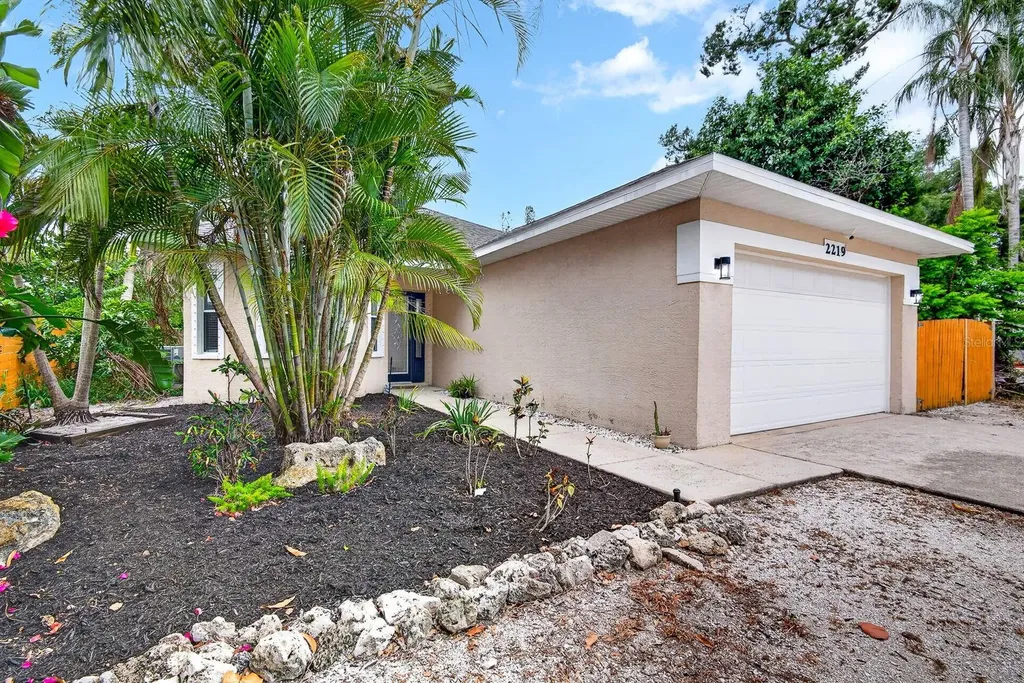 2219 18th Avenue W Bradenton FL 34205