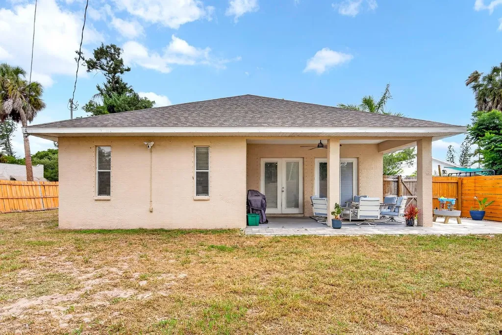 2219 18th Avenue W Bradenton FL 34205