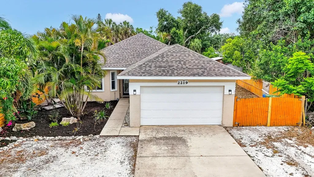 2219 18th Avenue W Bradenton FL 34205