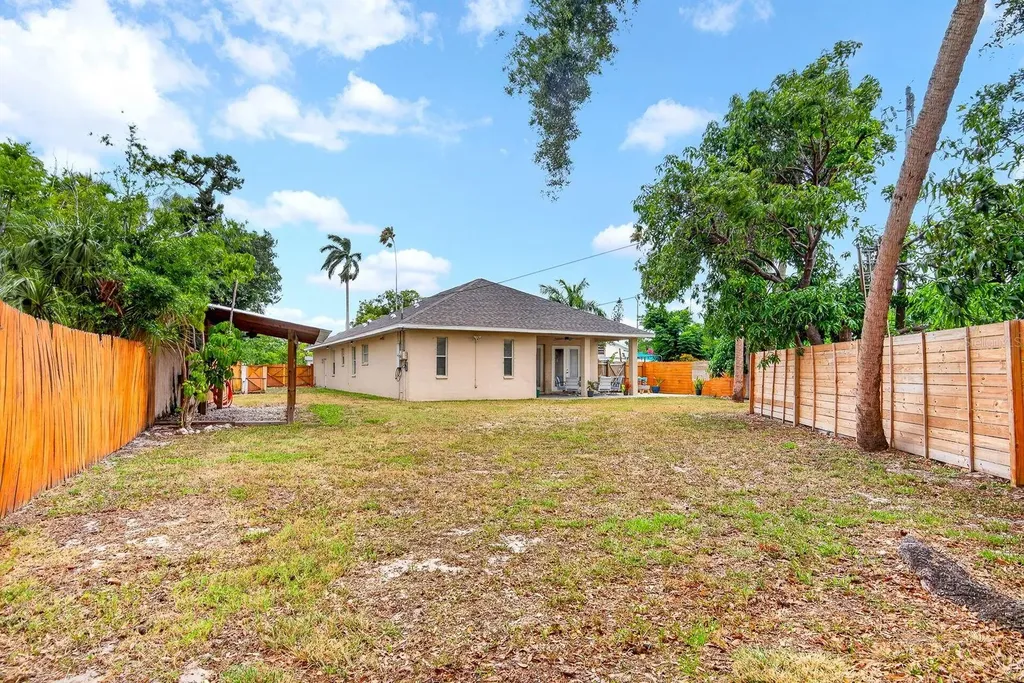 2219 18th Avenue W Bradenton FL 34205