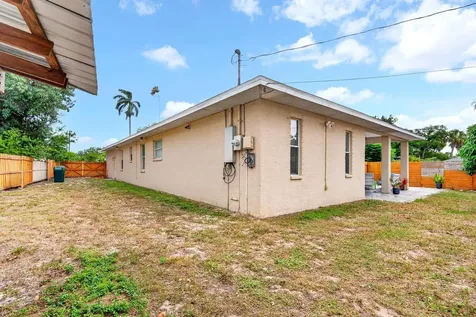 2219 18th Avenue W Bradenton FL 34205