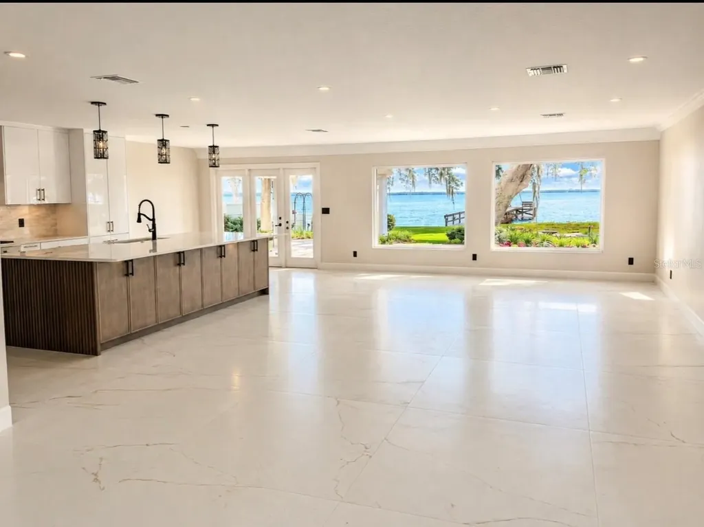1341 W Lakeshore Drive Clermont FL 34711