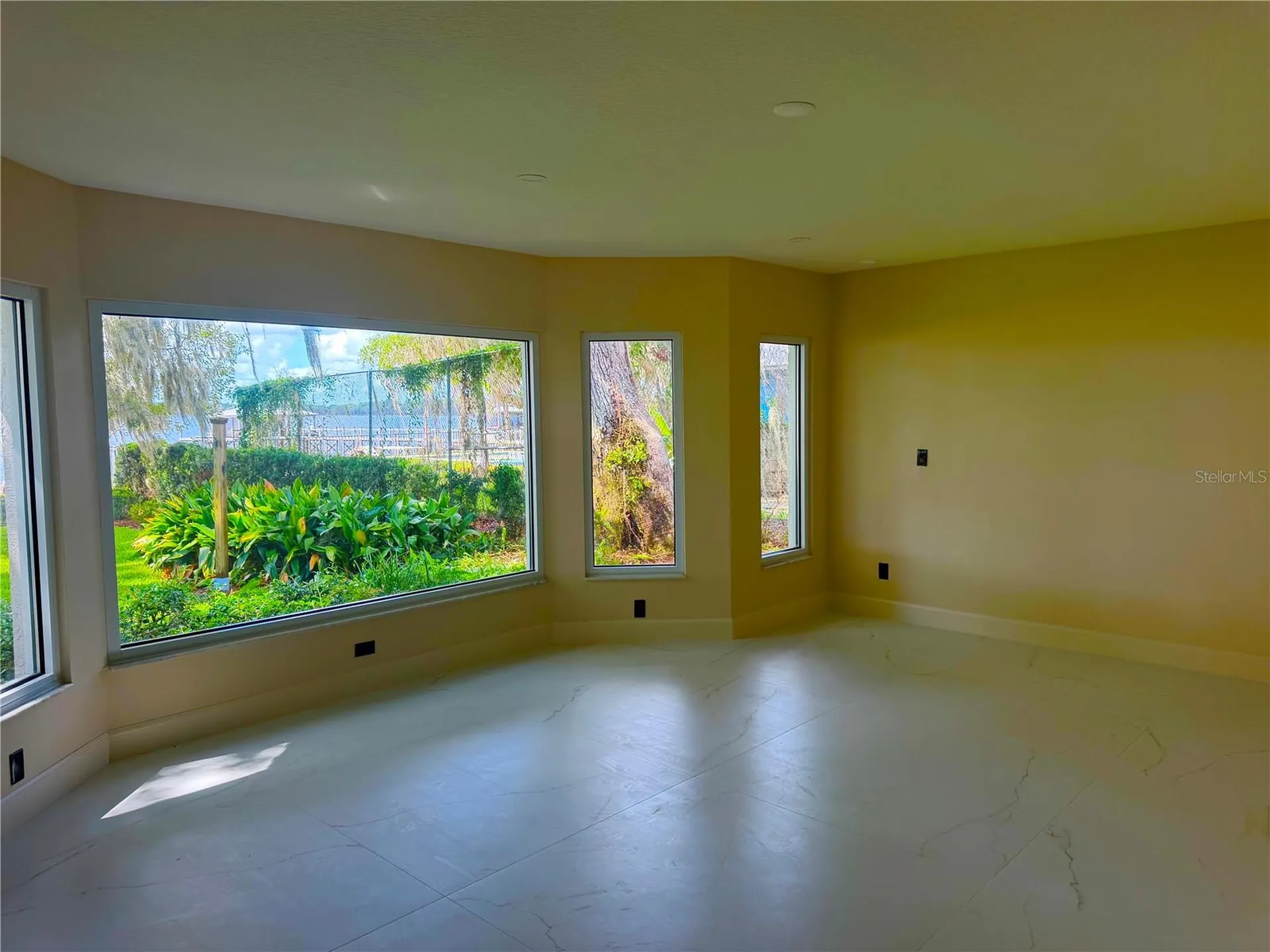 1341 W Lakeshore Drive Clermont FL 34711