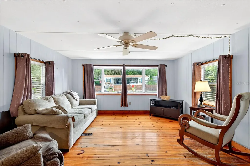 2471 SE 185th Terrace Ocklawaha FL 32179