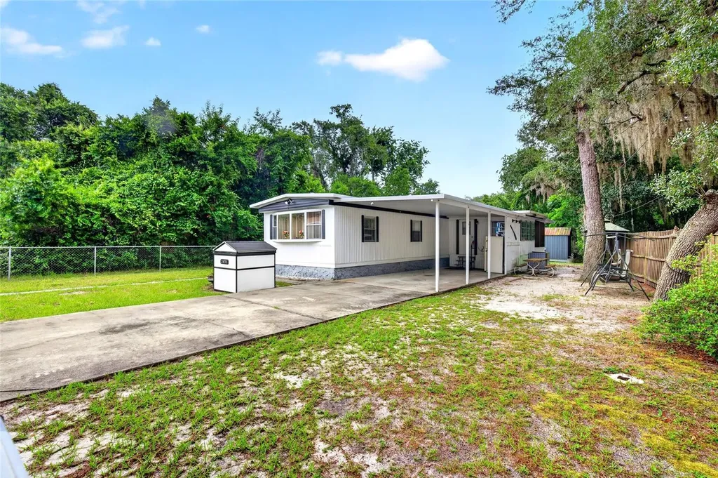 2471 SE 185th Terrace Ocklawaha FL 32179