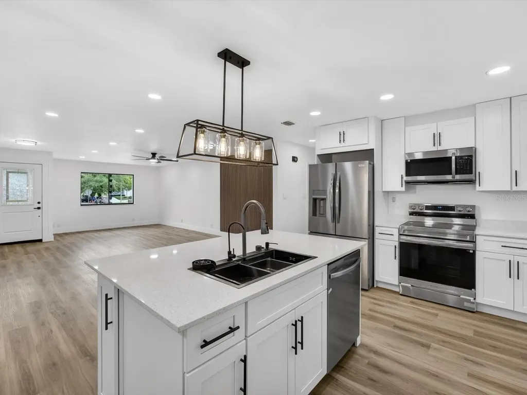 308 S Shadow Bay Drive Orlando FL 32825