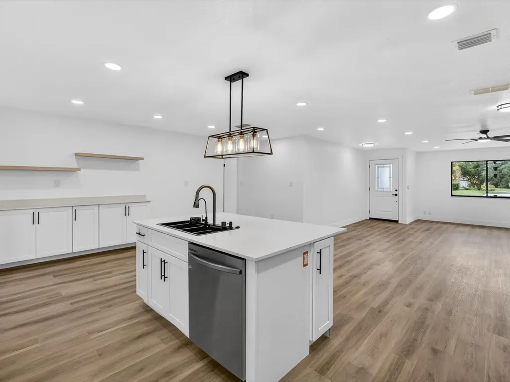308 S Shadow Bay Drive Orlando FL 32825