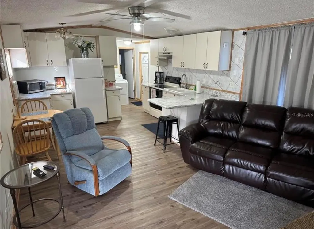 40812 Grays Airport Road Lady Lake FL 32159