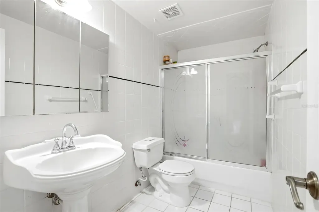 8206 Vassar Circle Tampa FL 33634
