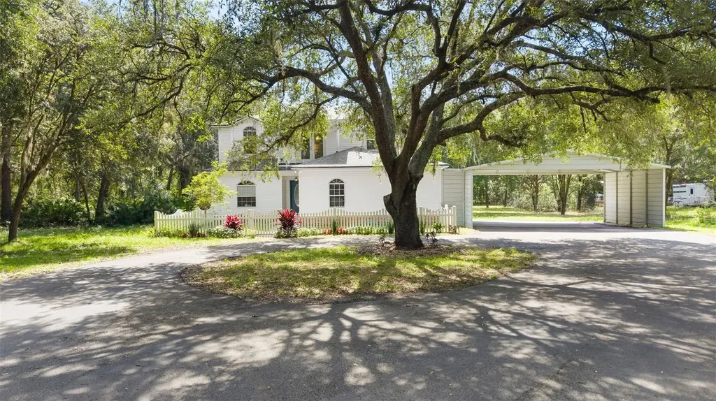 6010 Frontier Drive Zephyrhills FL 33540