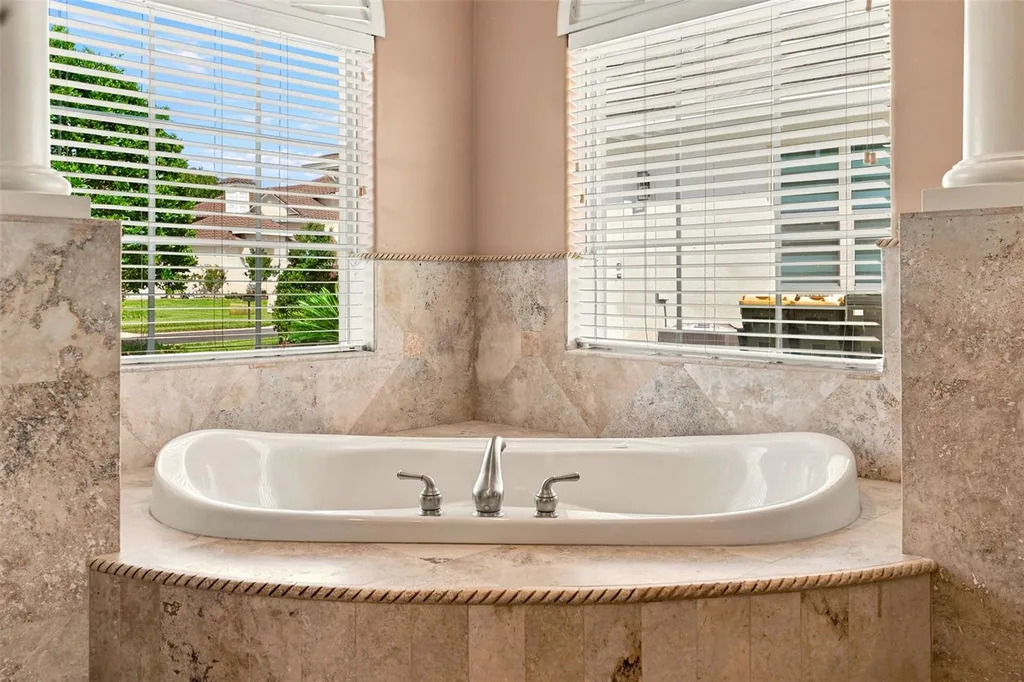 2604 Heritage Green Avenue Davenport FL 33837