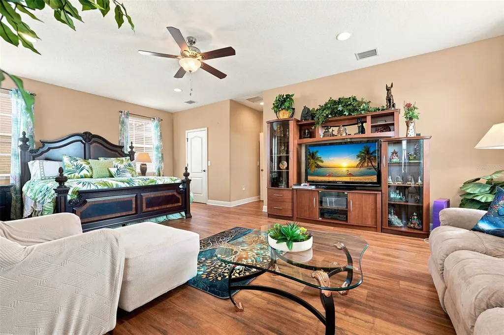 2604 Heritage Green Avenue Davenport FL 33837