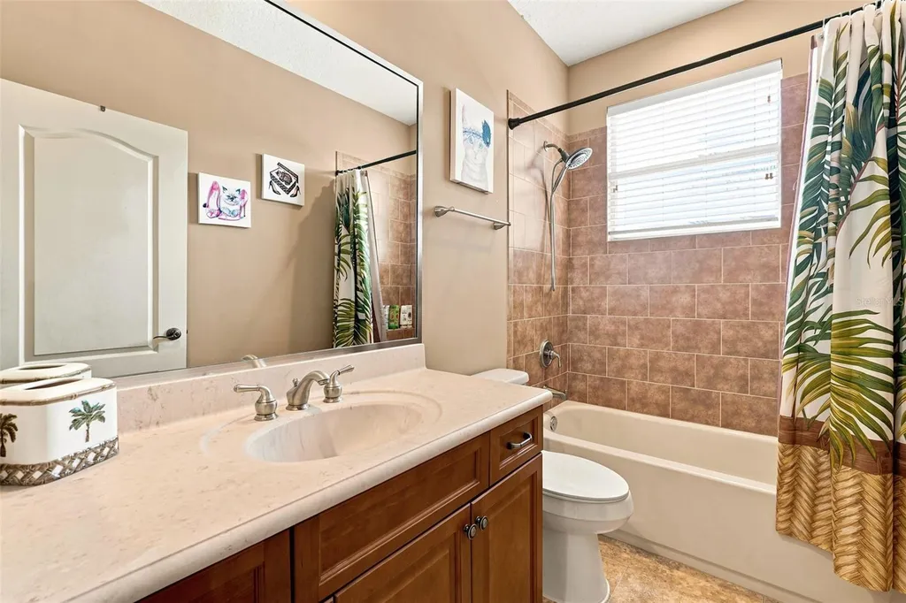 2604 Heritage Green Avenue Davenport FL 33837
