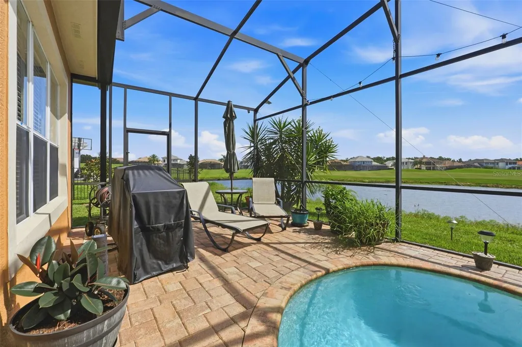 2604 Heritage Green Avenue Davenport FL 33837