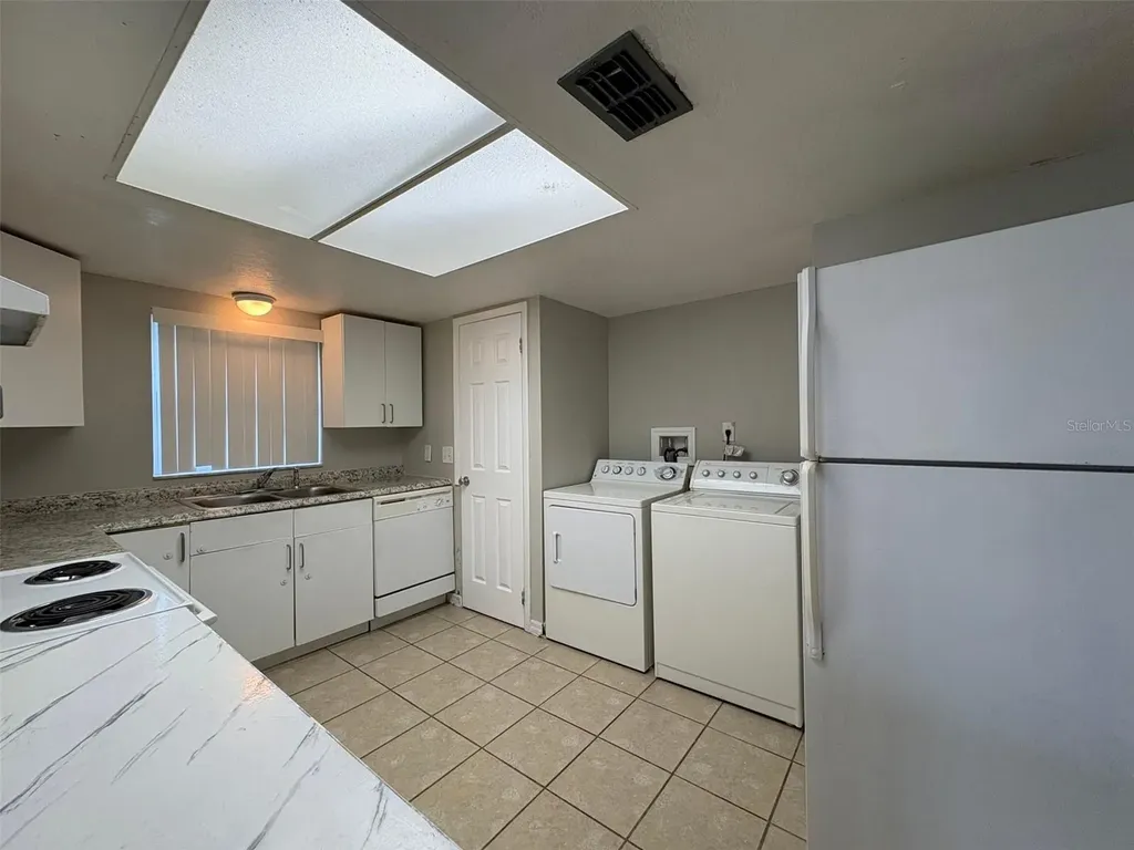 9933 Sweepstakes Lane Orlando FL 32837