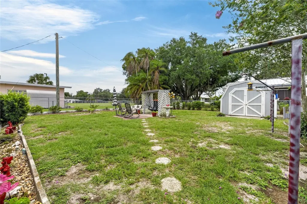 3312 N Lake Drive Plant City FL 33563