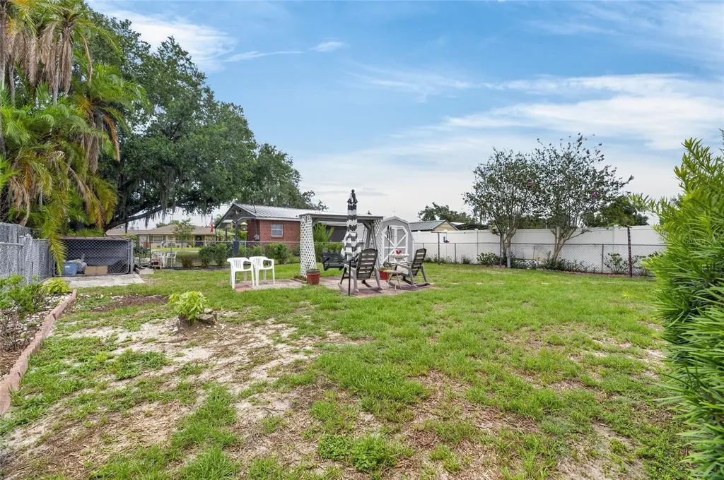 3312 N Lake Drive Plant City FL 33563